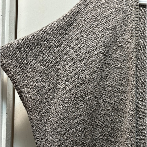 Community XXS Heather Gray Cape - Picture 5 of 6